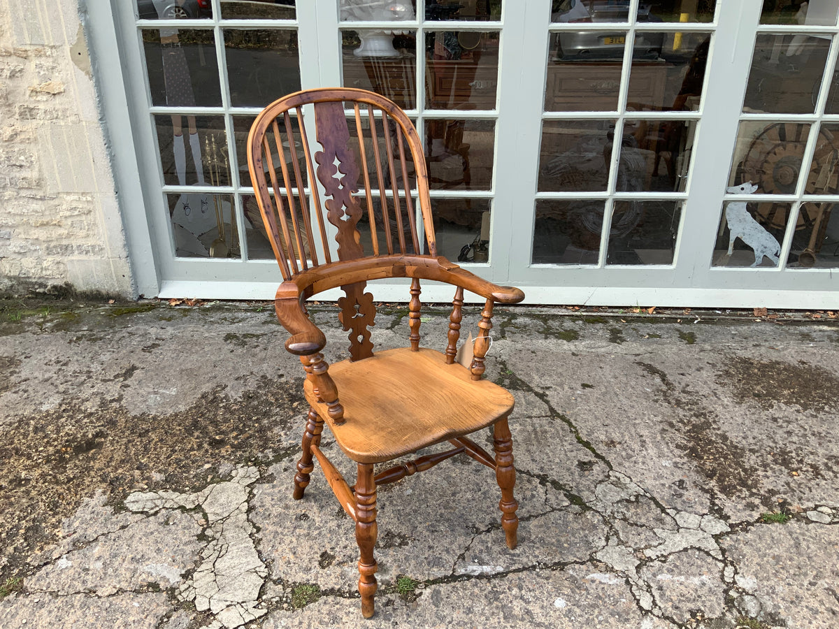 British Antique Wooden Chair 北欧風　カントリー 70FA507E-1E82-4AEF-9304-