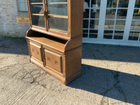 Antique English Oak Arts and Craft Bookcase/Cabinet