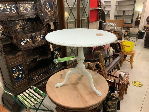 Antique English Painted Tilt Top Round Table