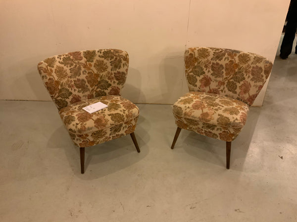 Vintage pair of cocktail/cafe chairs